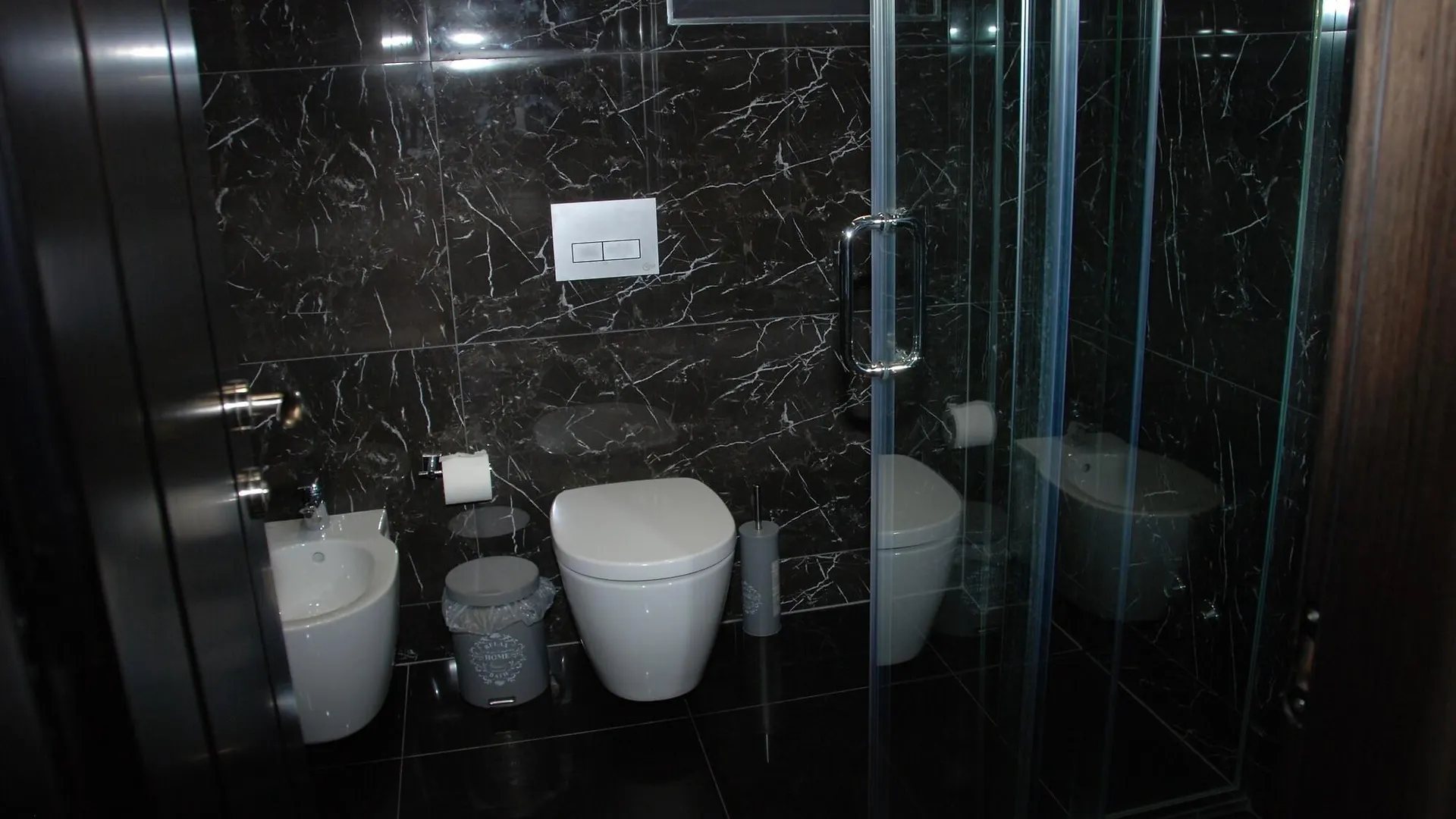 Hotel Strora Sarandë 4*,